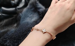 女生抗议男生偷窥被开除?官方通报